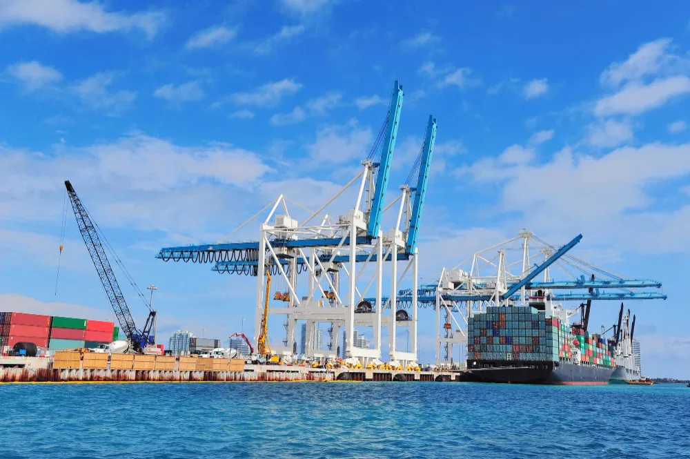 dubai expands port infrastructure to ease strait of hormuz dependence